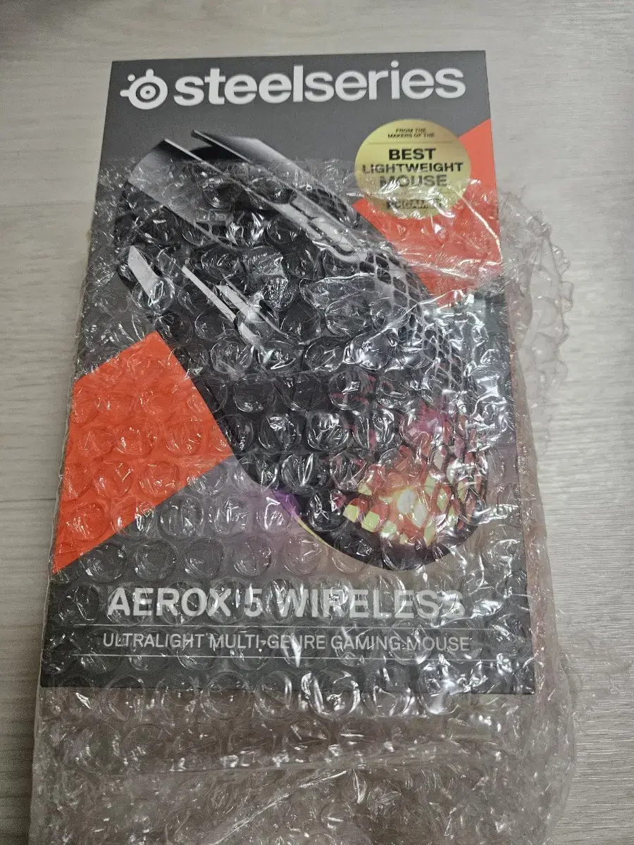 스틸시리즈 Aerox 5 Wireless 게이밍 무선 마우스 판매합니다.