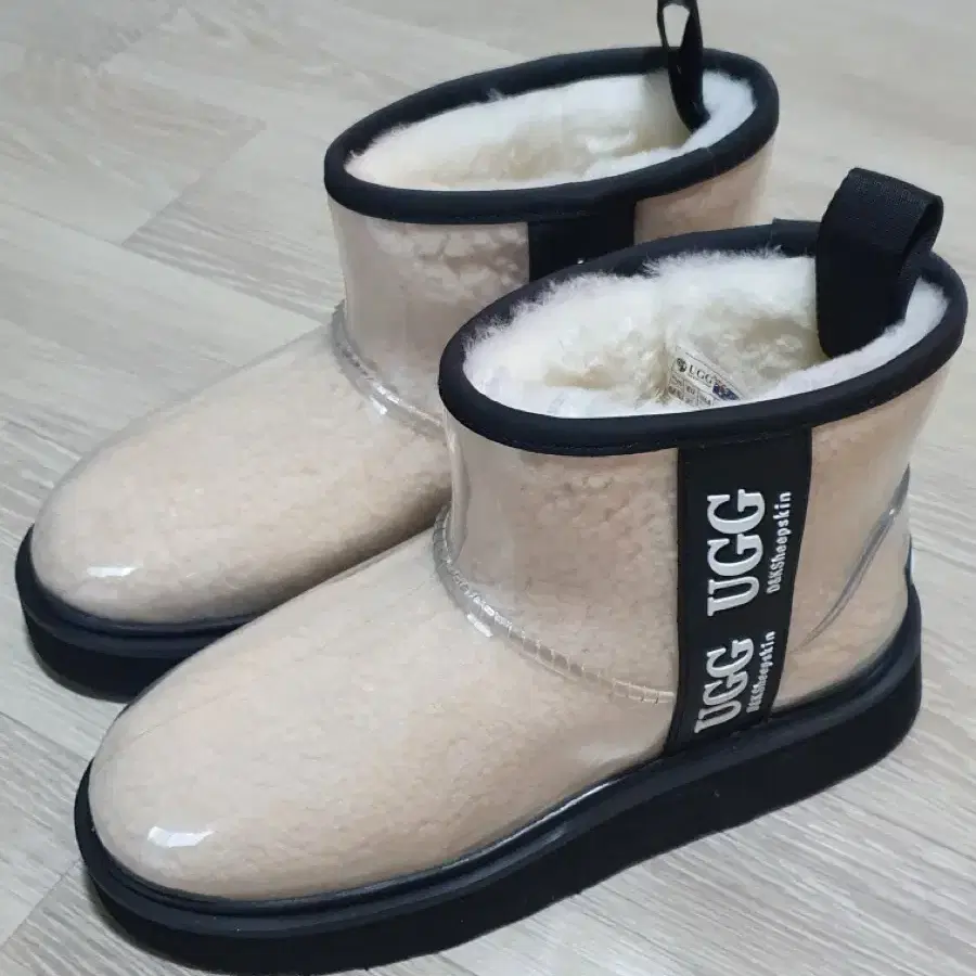 UGG 어그 부츠 크림 클리어