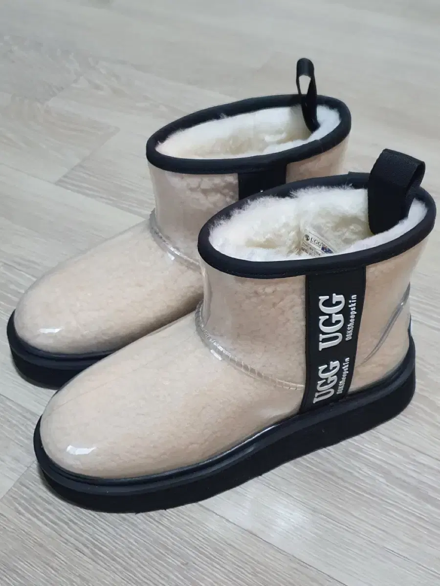 UGG 어그 부츠 크림 클리어