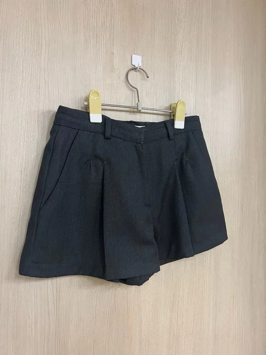 [Slacks Shorts S] Charcoal/Beige