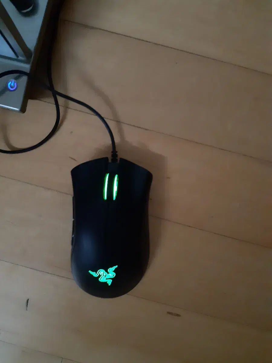 Razer DeathAdder Essential 마우스 만원애 팝니다.