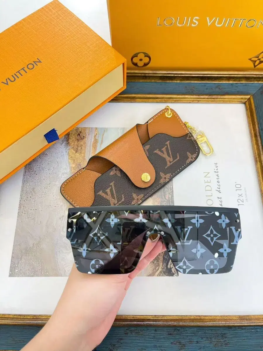 LOUIS VUITTON 루이뷔통 레터링 선글라스