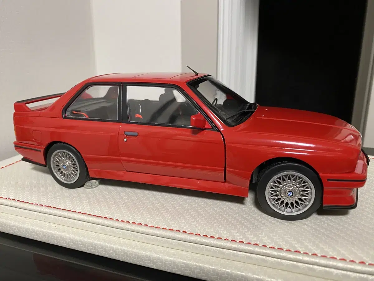 솔리도 BMW M3 E30 팝니다 1:18 스케일/ 모형 / 다이캐스트