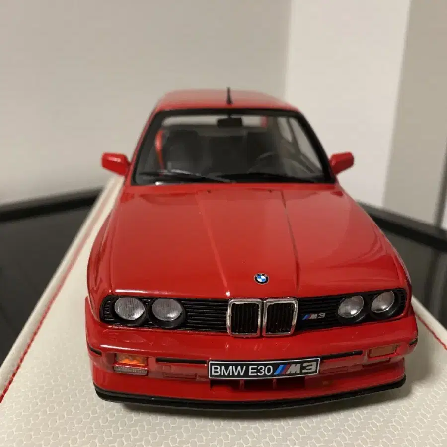 솔리도 BMW M3 E30 팝니다 1:18 스케일/ 모형 / 다이캐스트