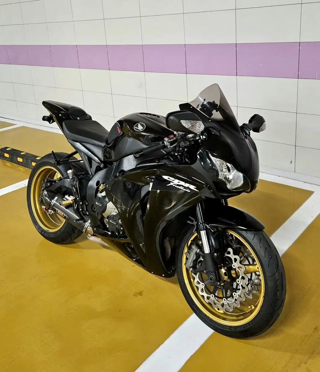 깨끗한 CBR1000RR 풀배기 판매합니다