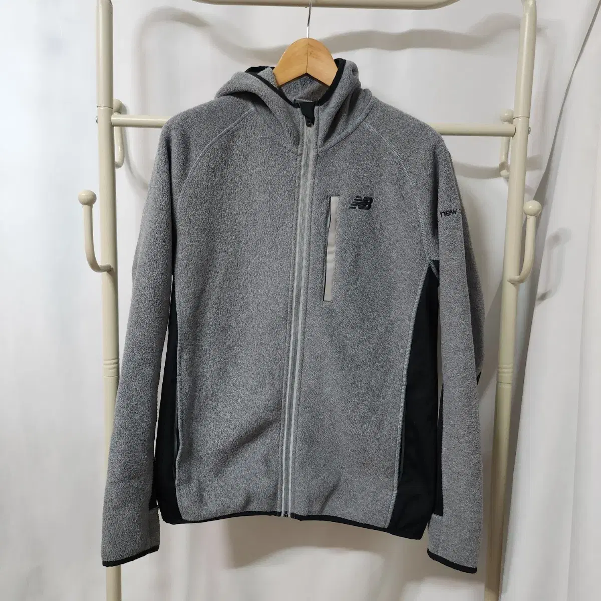 D92 [100] New Balance Furisode Hoodie Zip Up