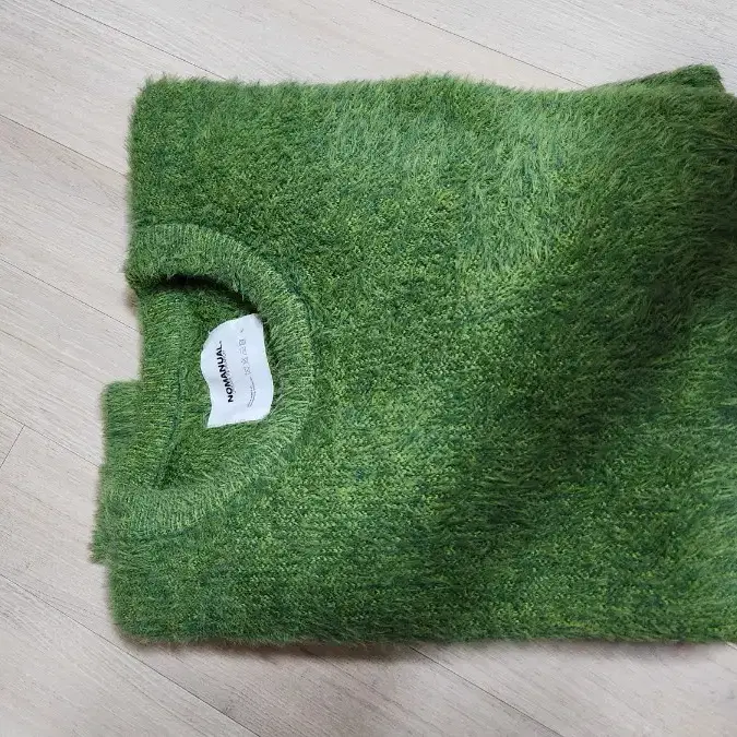 노매뉴얼 CROPPED HAIRY KNIT - GRASS GREENXL