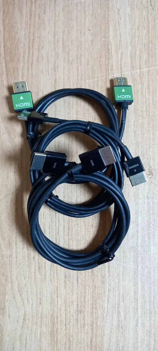 HDMI 케이블 3개입니다