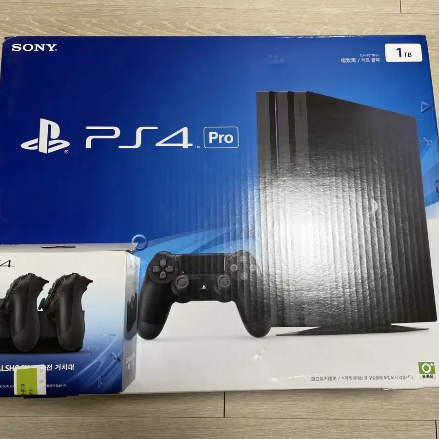 PS4 Pro 풀박스. 타이틀. 악세사리