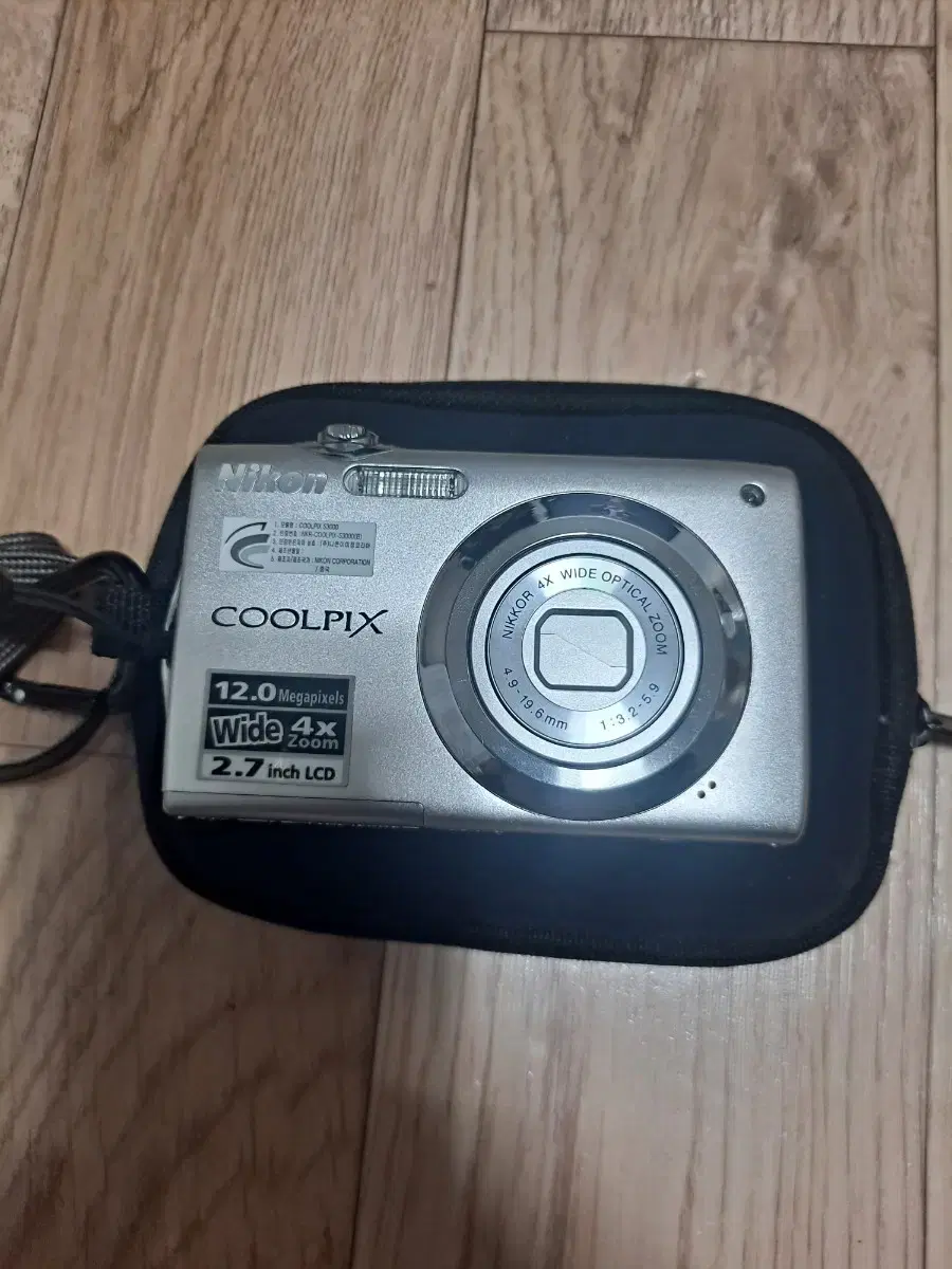 Nikon coolpix s3000 감성디카 판매합니다.(민트급)