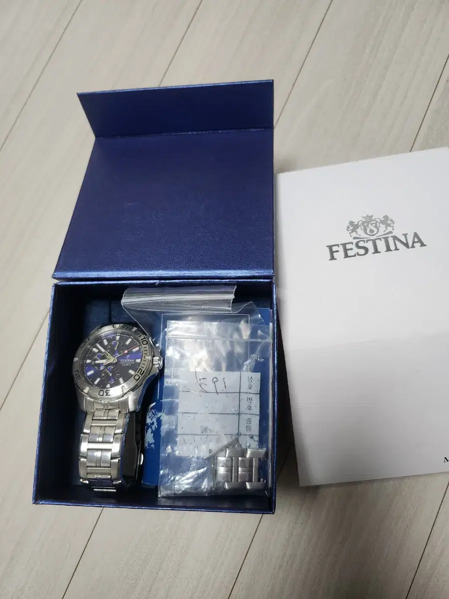 Festina 스페인 브랜드 시계 판매합니다.