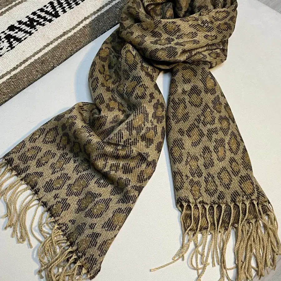 vintage leopard muffler