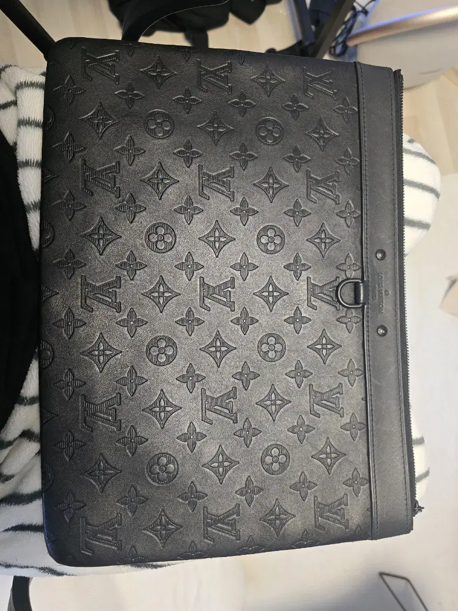 Louis Vuitton Pochette Monogram Clutch