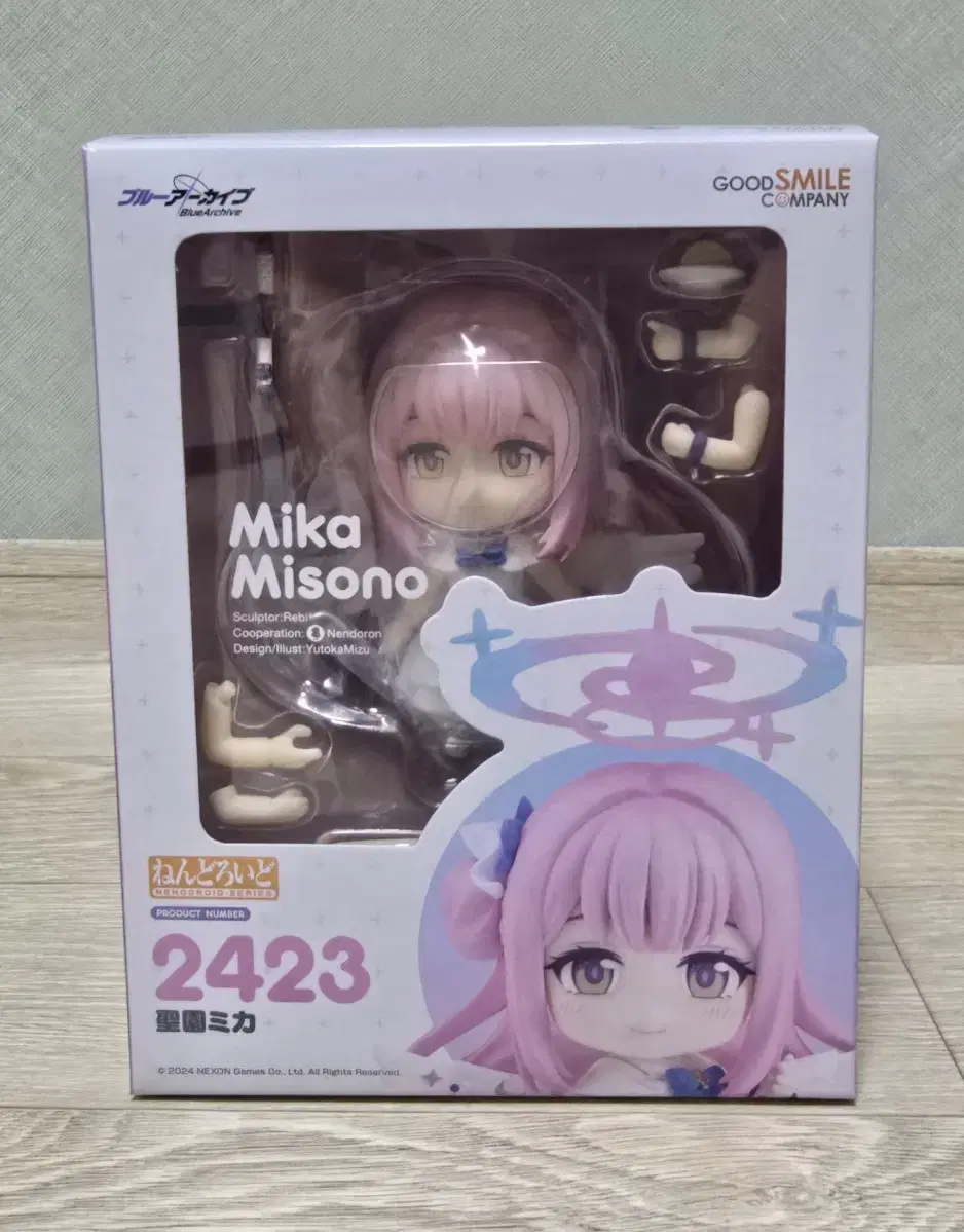 Unsealed,Pre-Order Benefitx) Bloo Archive Mika Nendoroid