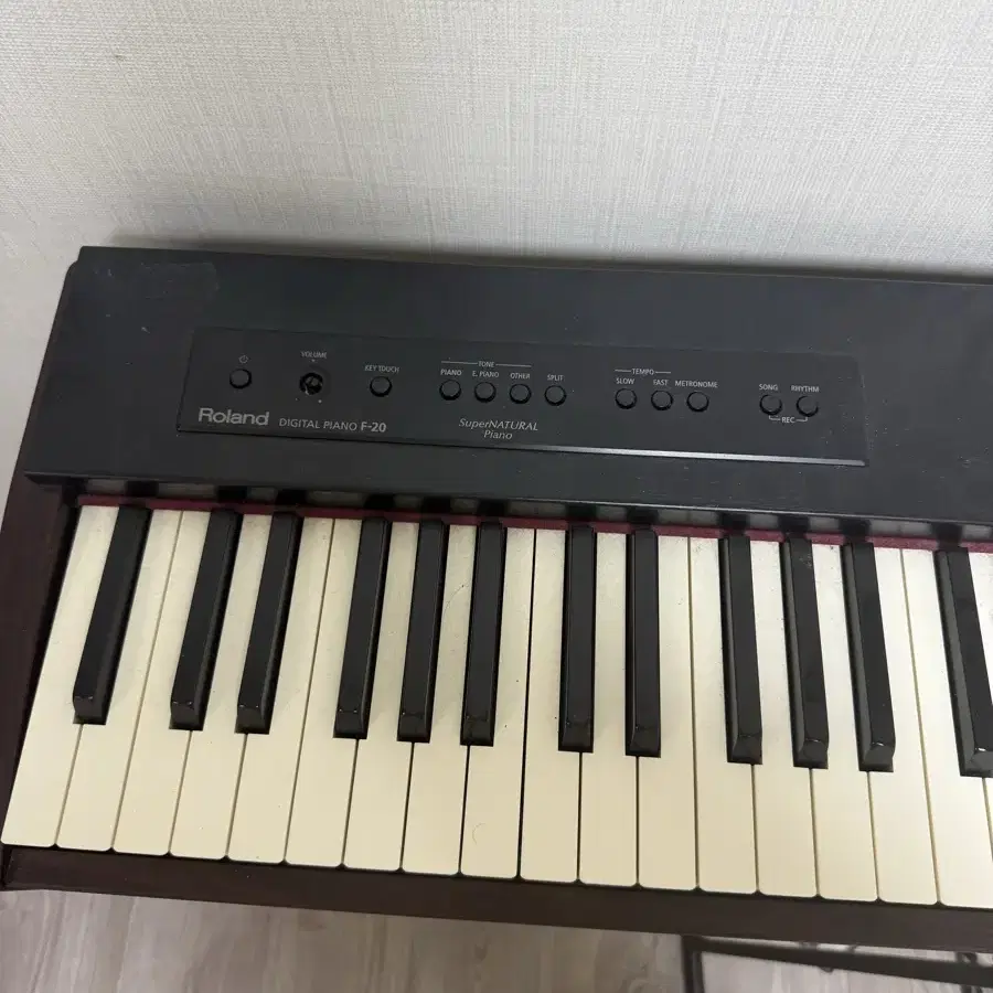 Roland digital piano F-20