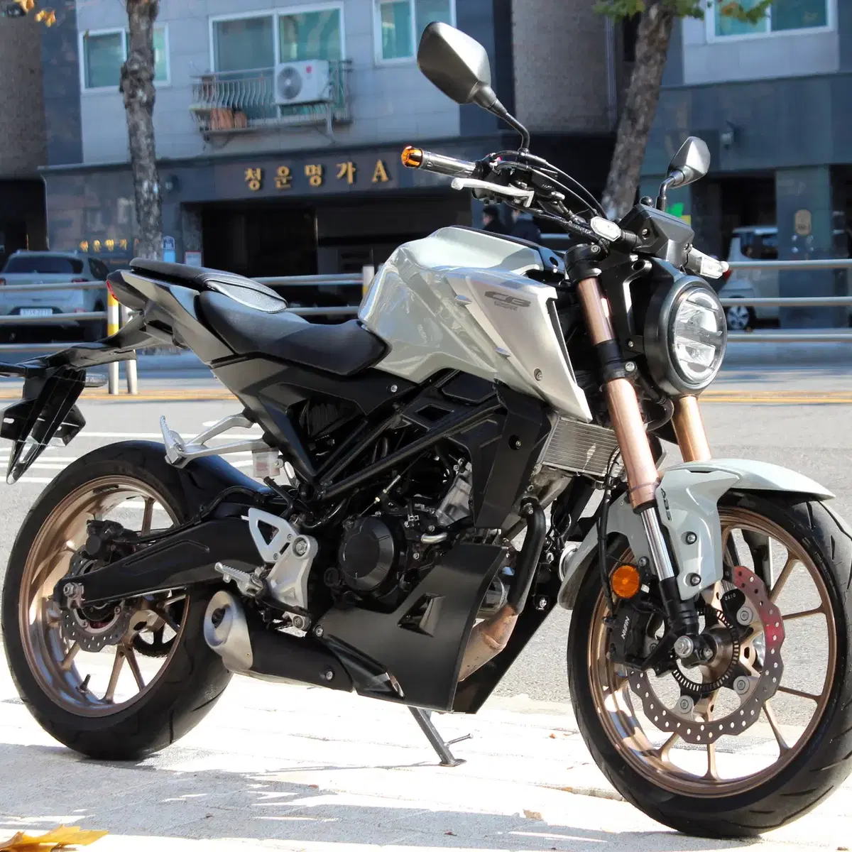 오토바이매입 전몬 혼다 CB125R 22년식 타이어 교환 A급 판매