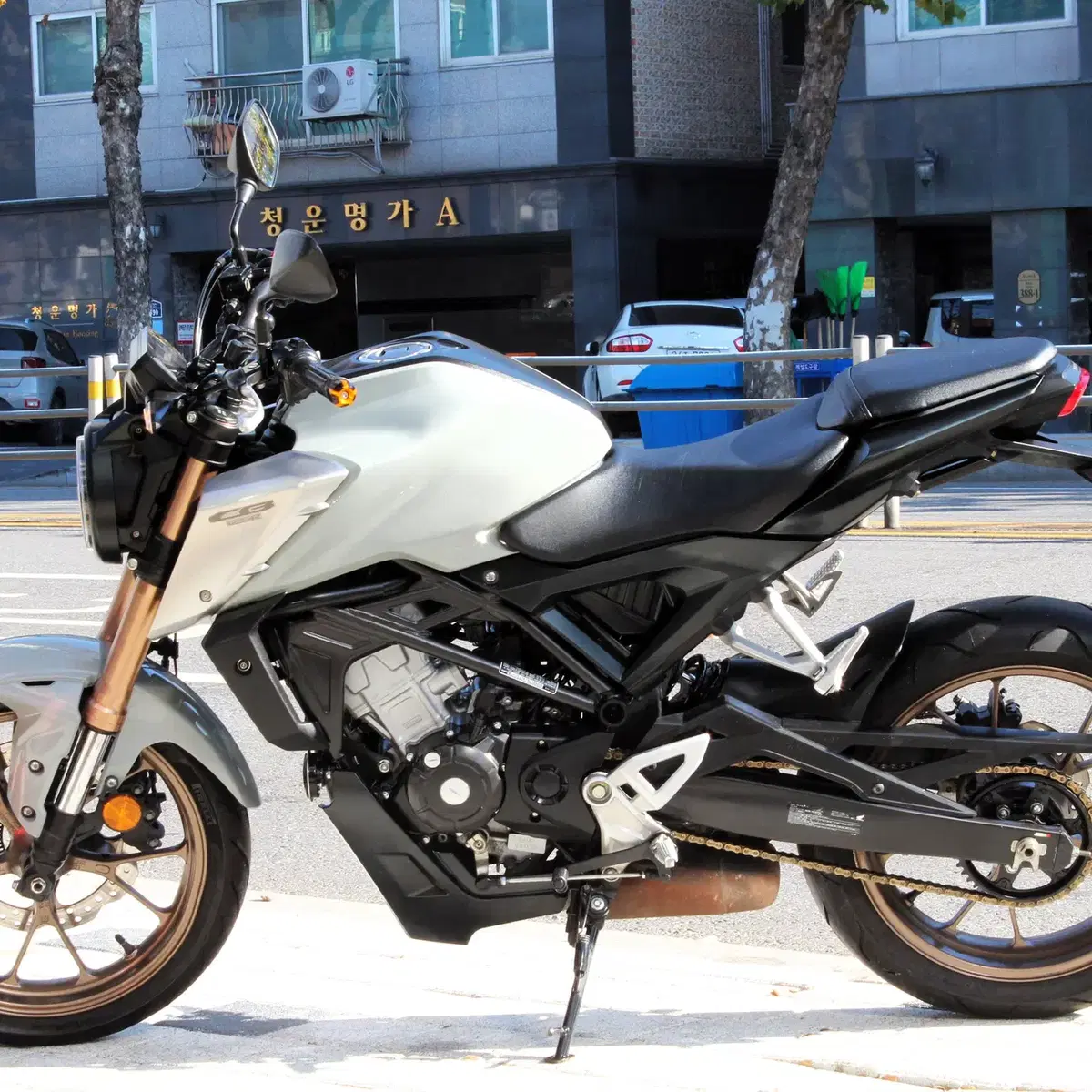 오토바이매입 전몬 혼다 CB125R 22년식 타이어 교환 A급 판매