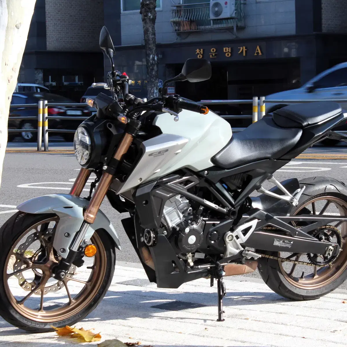 오토바이매입 전몬 혼다 CB125R 22년식 타이어 교환 A급 판매