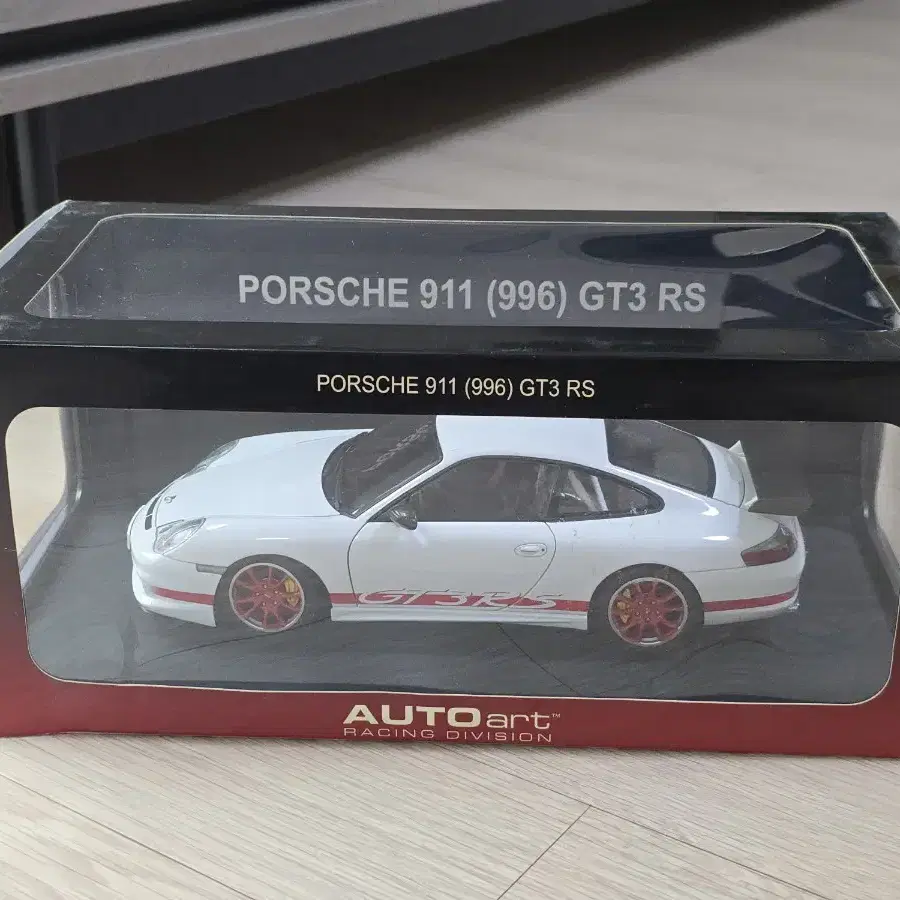 1/18 오토아트 포르쉐 911 GT3RS 다이캐스트 판매합니다.