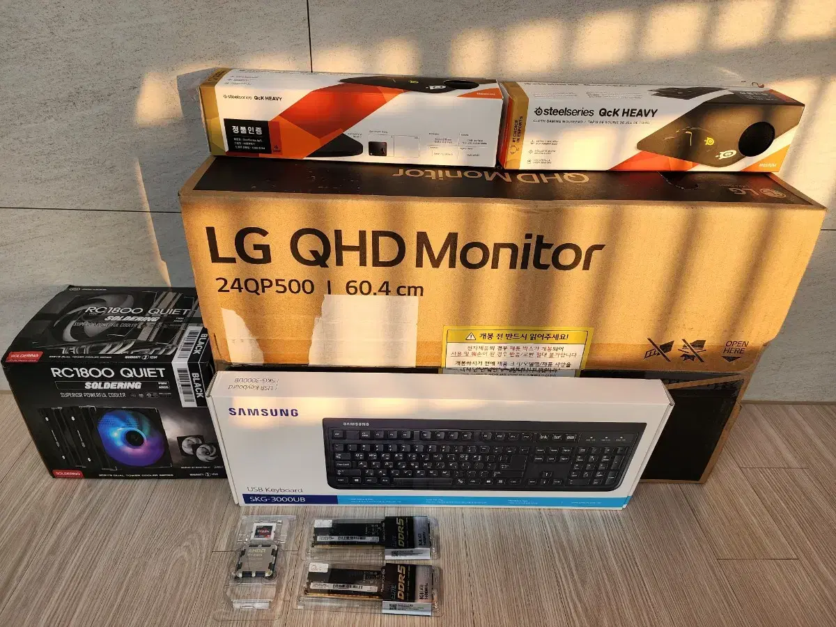 8600G cpu,RC-1800 쿨러,8GB,엘지 모니터(24qp500