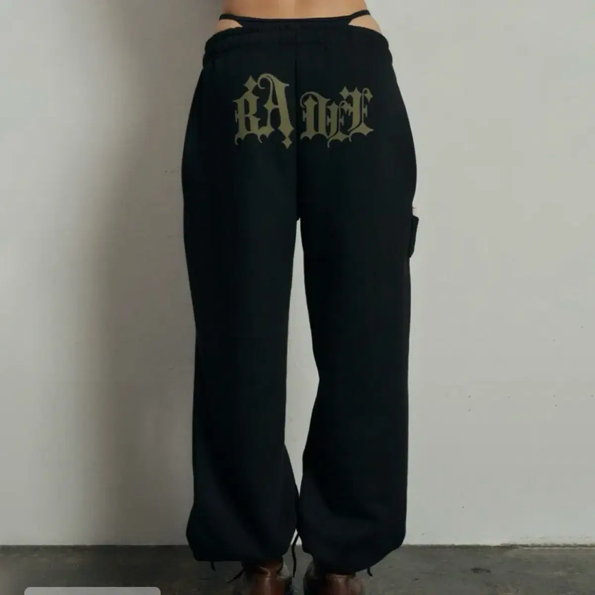 배디 newness jogger pants