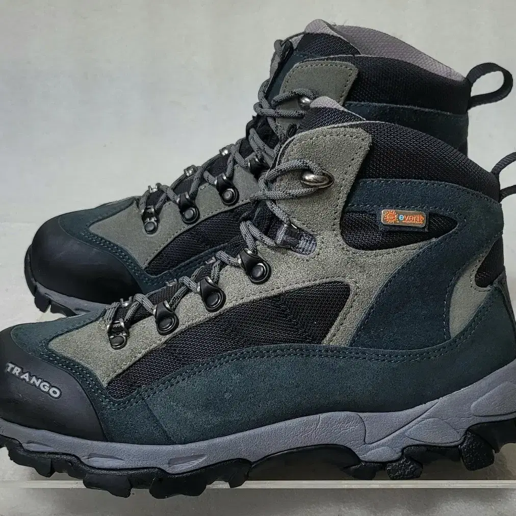 트랑고 TRANGO e vent 중등산화 트레킹화 남성용 260