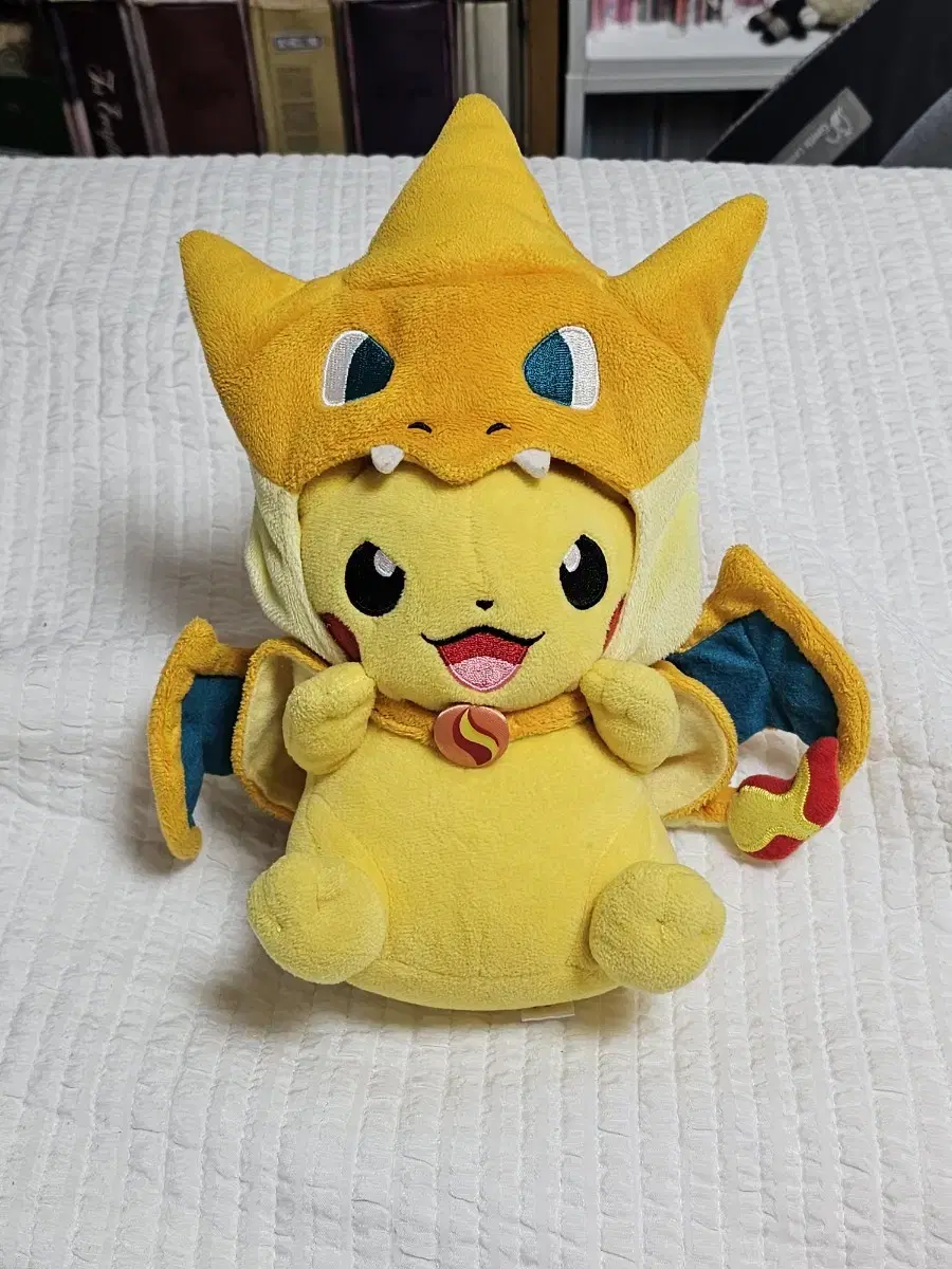 Megalizamon Poncho Pikachu Doll