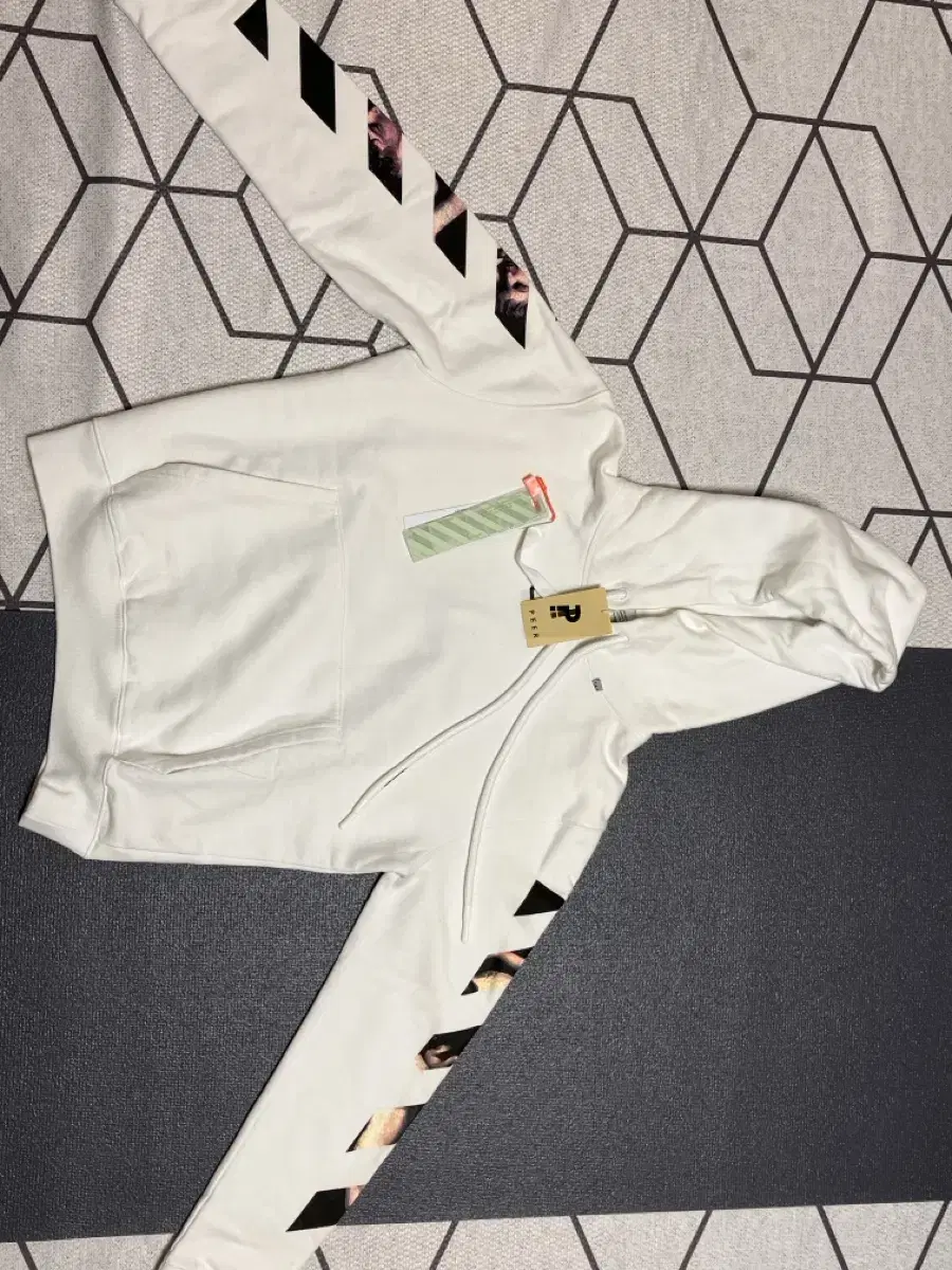 Off-White Caravaggio Arrow Slim Hoodie White S