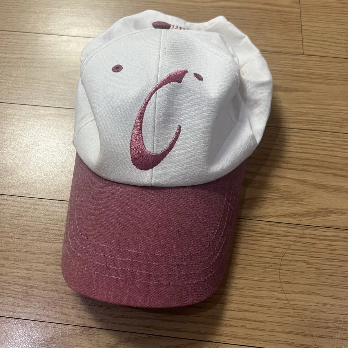 카네라 symbol baseball cap