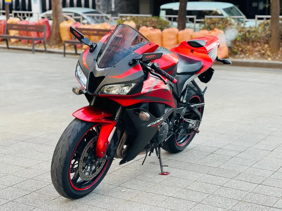 혼다 CBR600RR 08년식 저렴하게 판매합니다.