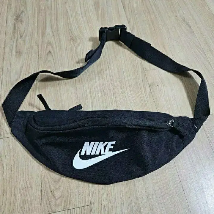 NiKE 나이키 힙색 정품(남녀공용)