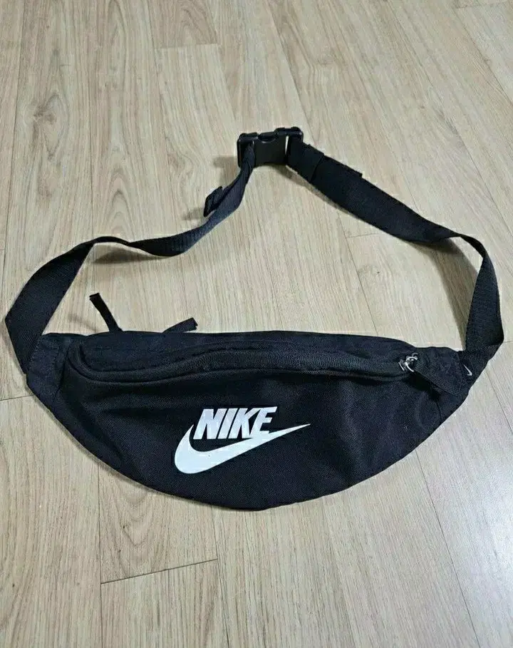 NiKE 나이키 힙색 정품(남녀공용)