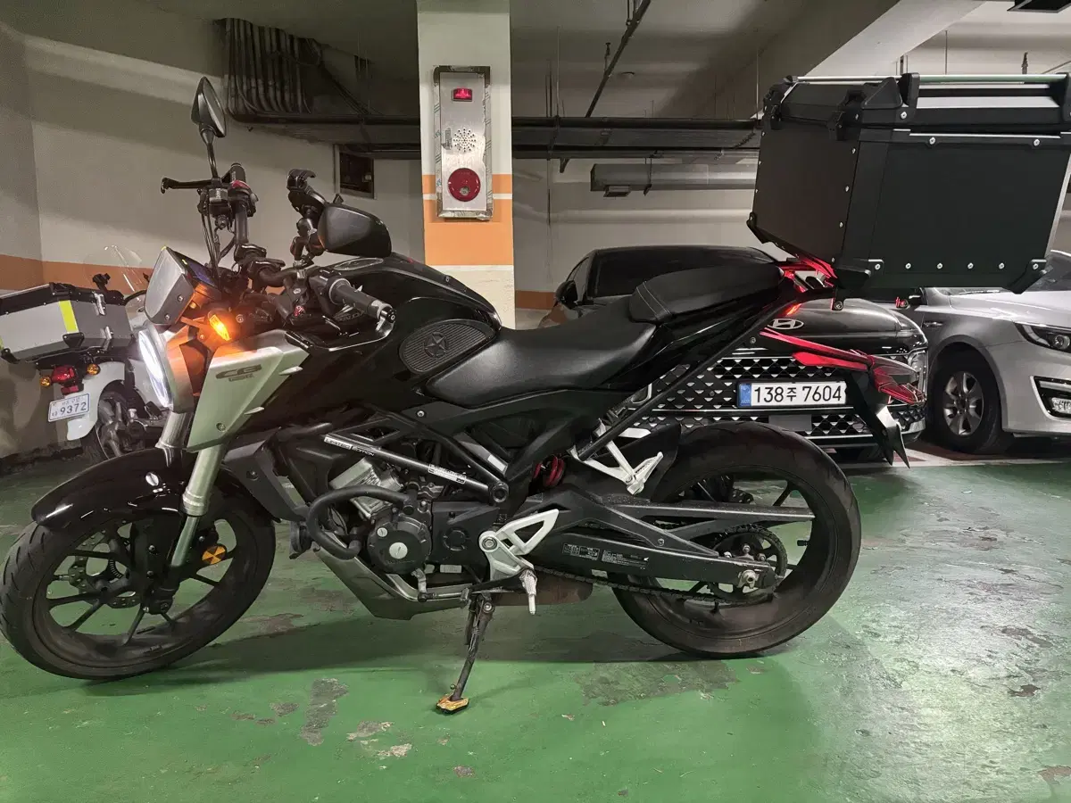 혼다 cb125r S급 적은 키로수 판매 (18년식)