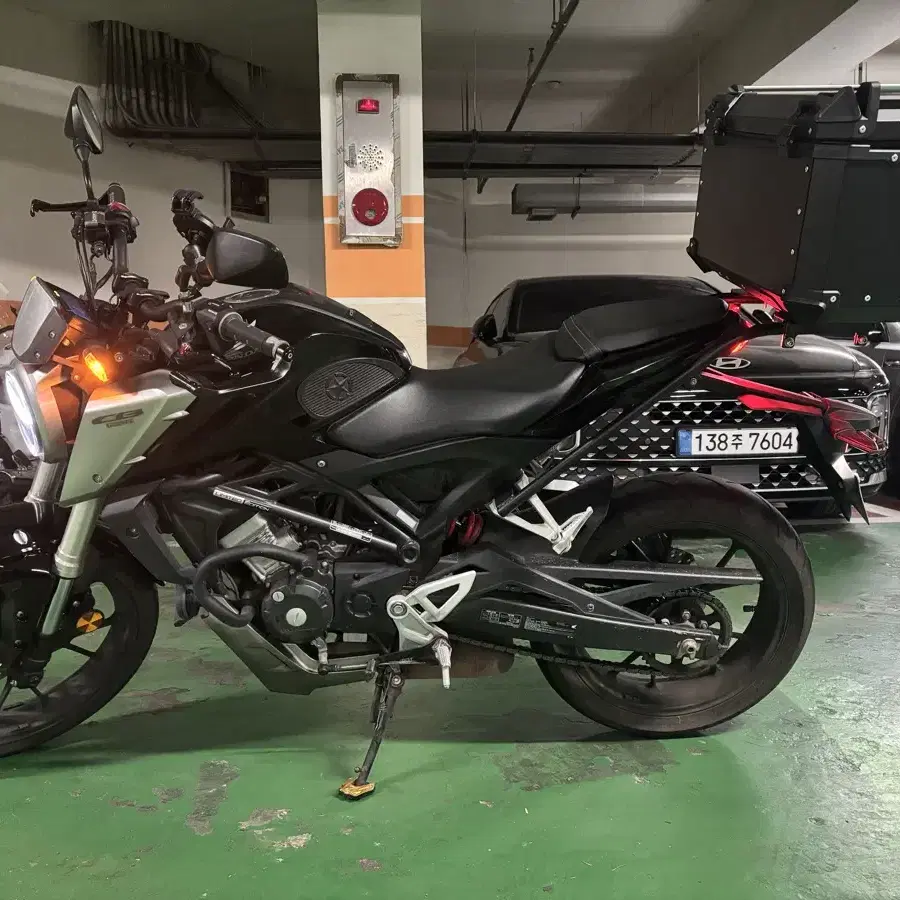 혼다 cb125r S급 적은 키로수 판매 (18년식)