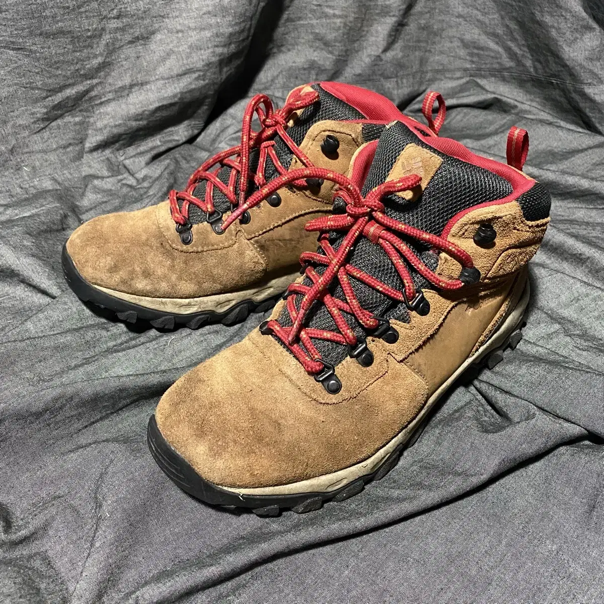 Columbia Newton Ridge Plus II Sz 9.5(275