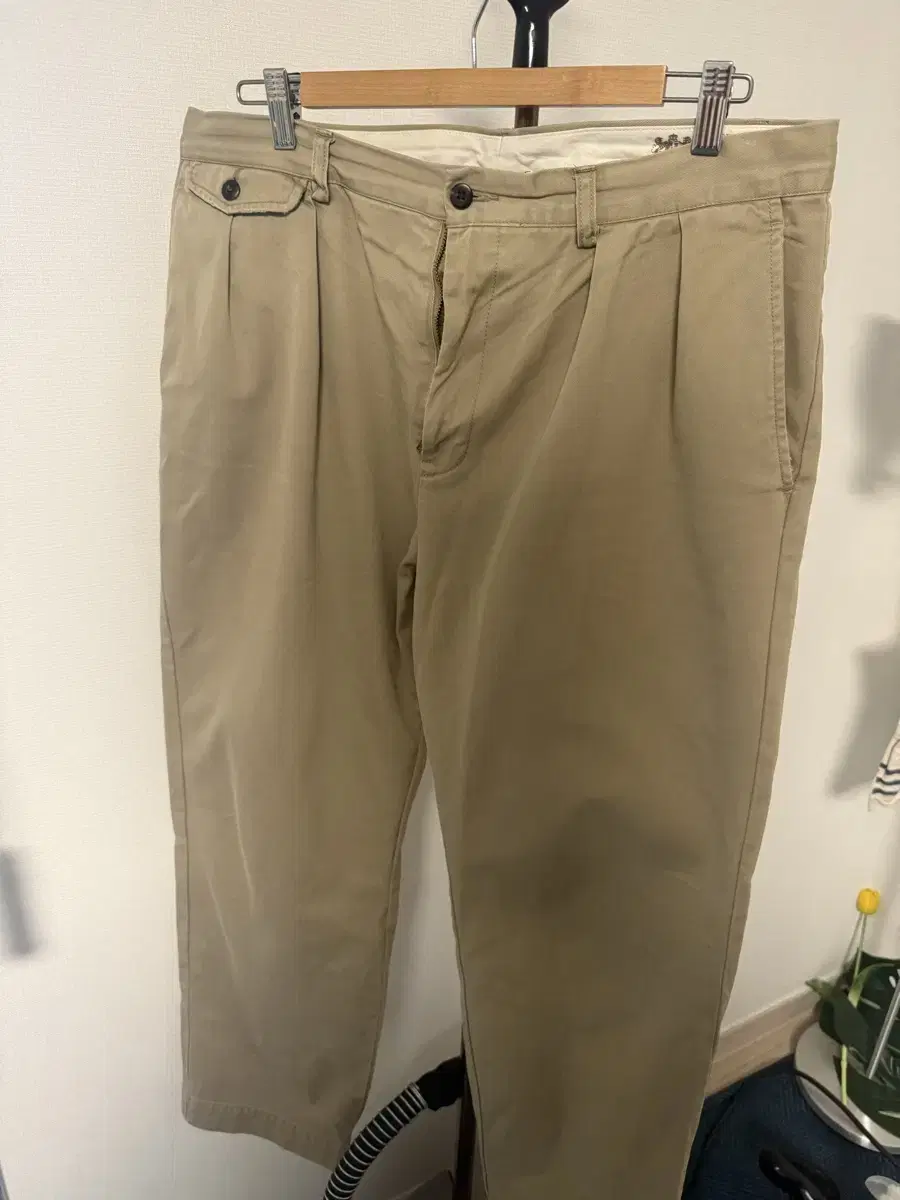 (Photo courtesy) Polo Ralph Lauren Relaxed Fit Chino Pants 34/32