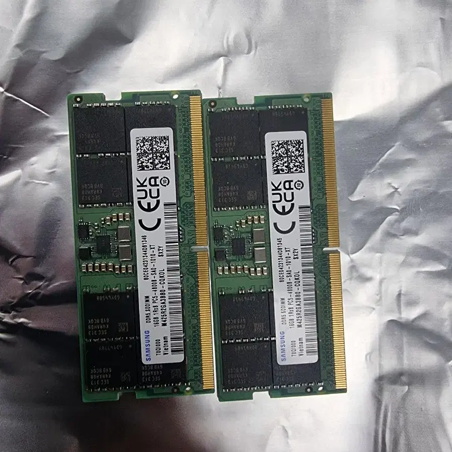 노트북 메모리 삼성 ddr5 4800 16gb 2개팝니다.