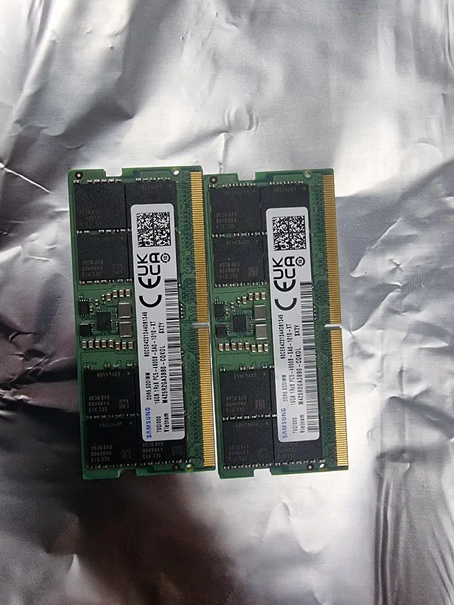 노트북 메모리 삼성 ddr5 4800 16gb 2개팝니다.