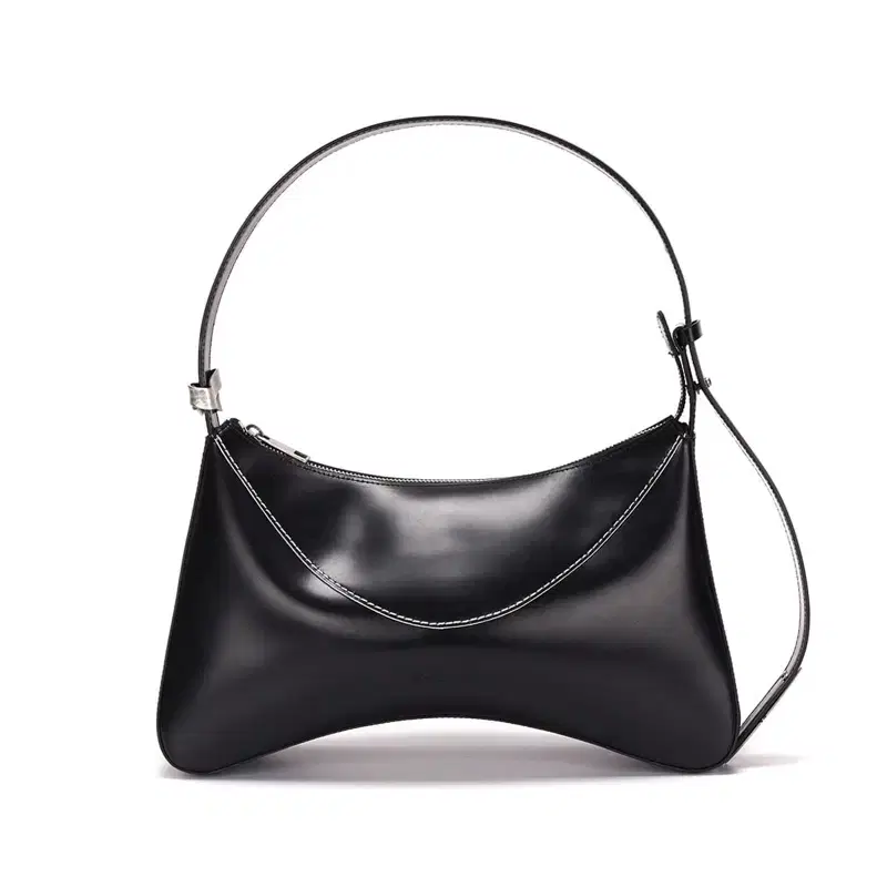 마뗑킴 CURVE SHOULDER BAG IN BLACK