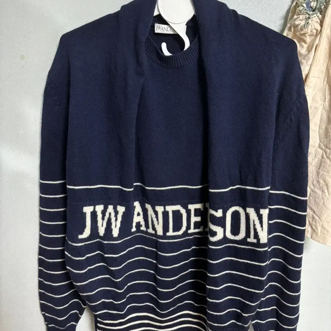 JW Anderson Logo Knitted Jumper 니트