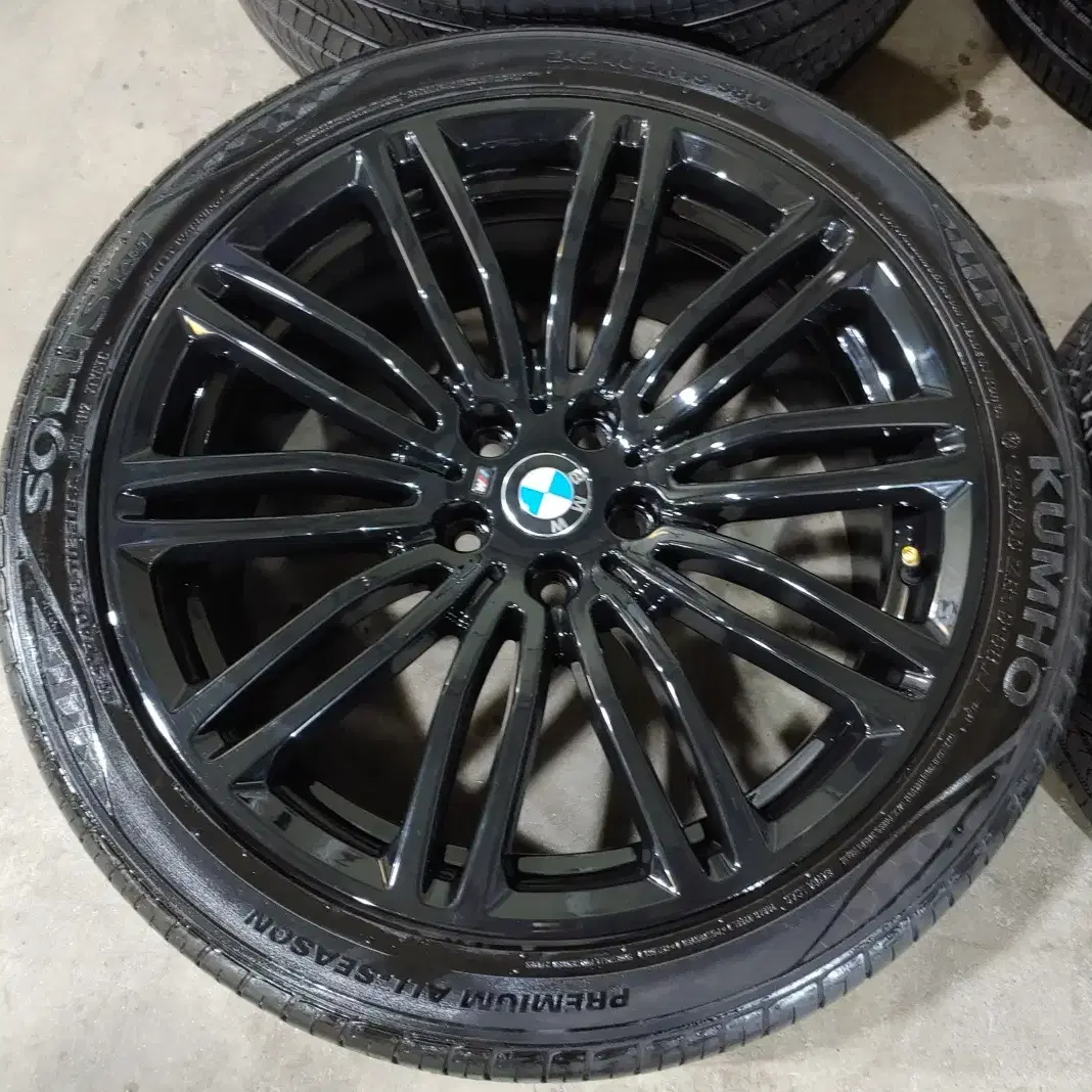 BMW G30 5시리즈 664M 19인치 정품 휠타이어