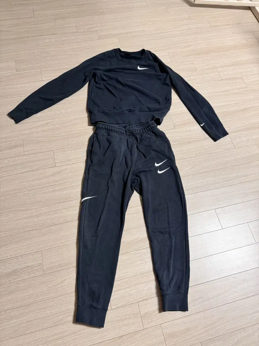 Nike Swoosh TracksuitSize set