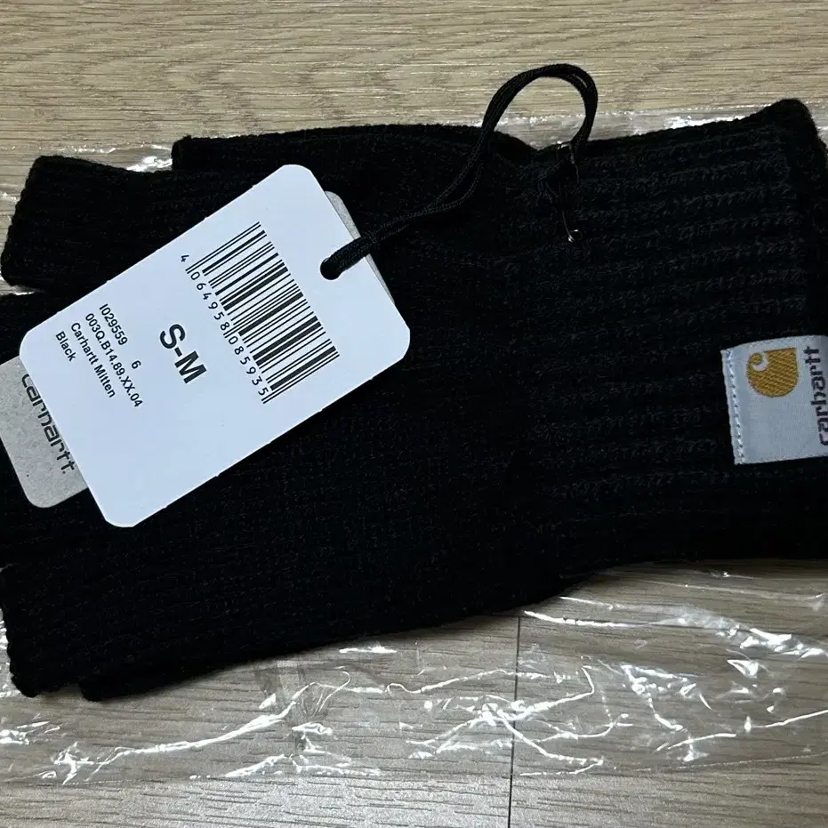 칼하트WIP CARHARTT MITTEN BLACK 장갑 팝니다