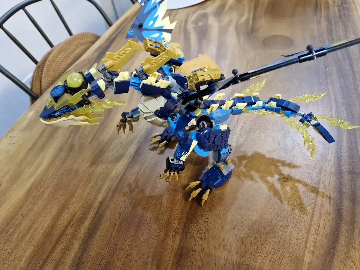 NINJAGO Lightning Dragon