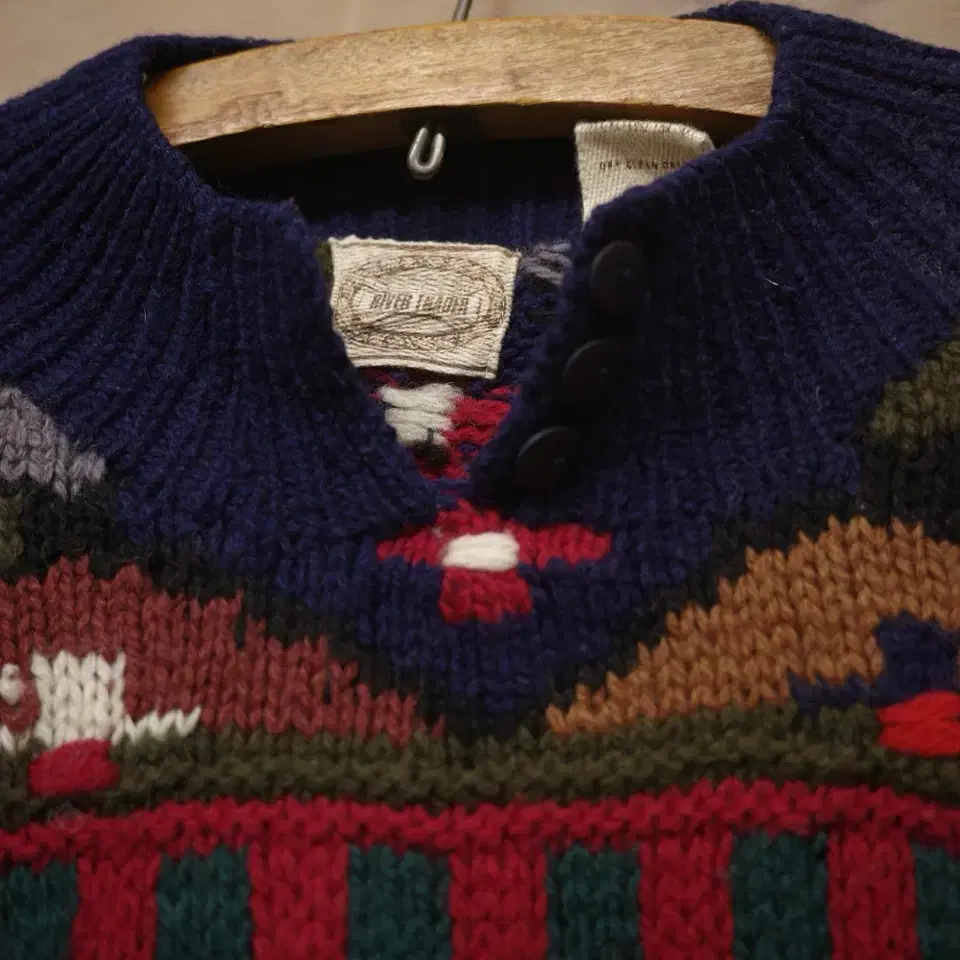 80-90s southwestern moc neck sweater