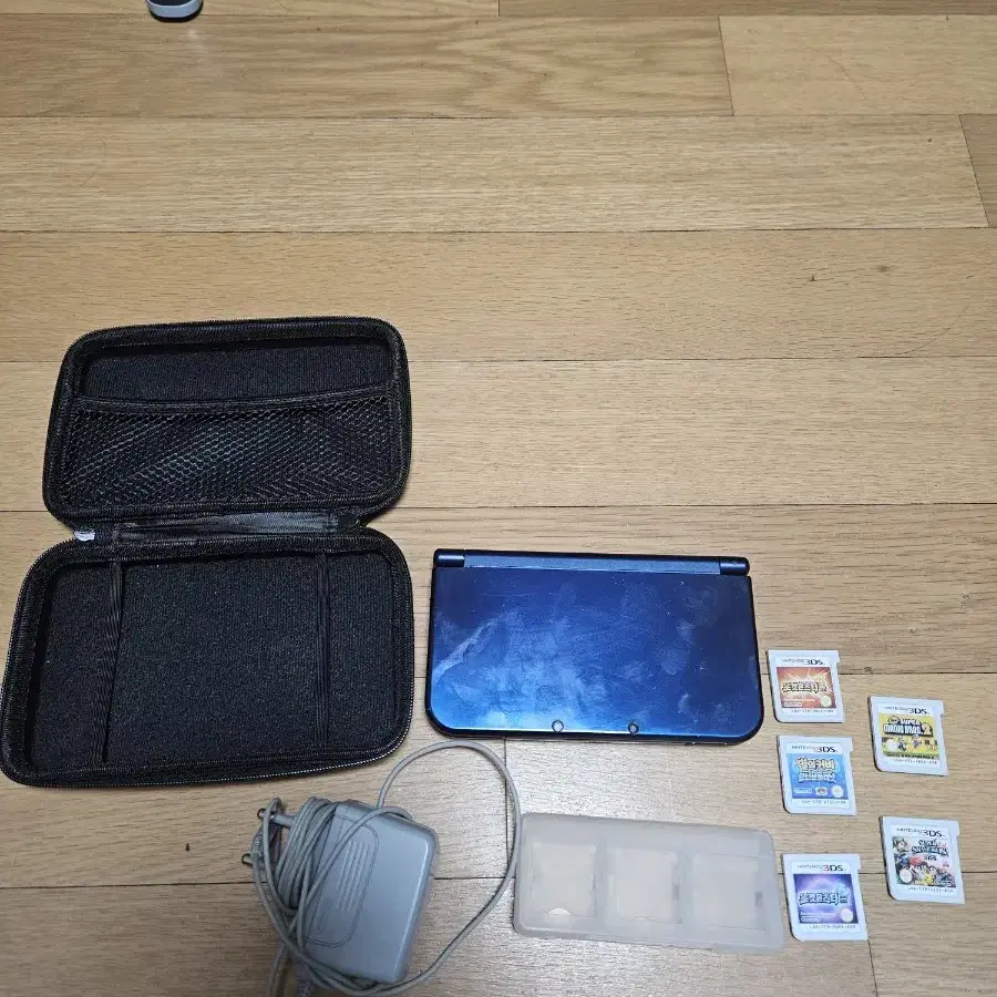 닌텐도 3ds xl + 칩 5개 + 충전기