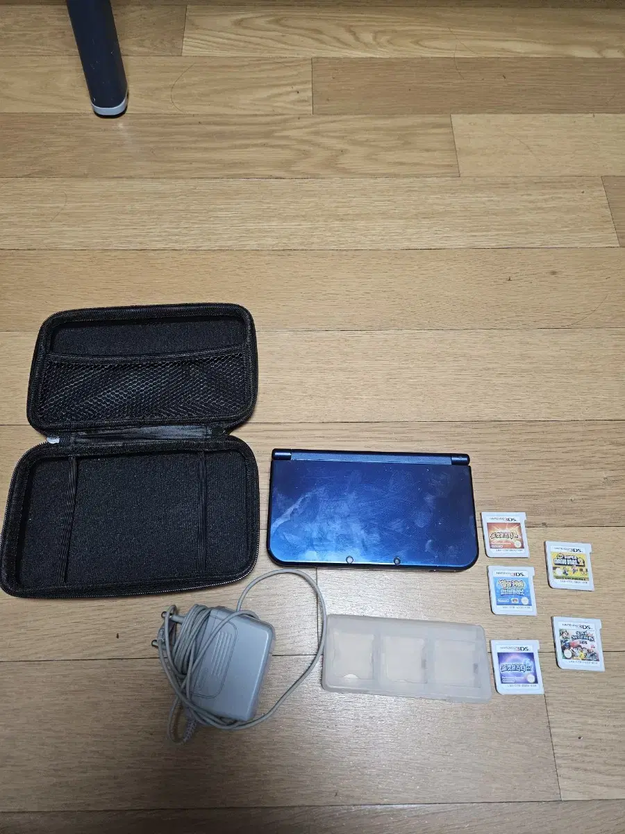 닌텐도 3ds xl + 칩 5개 + 충전기