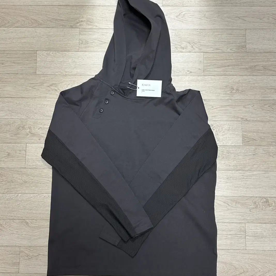 [L] 이그노타 CORE:10 BUTTON HOODIE (DUNE)