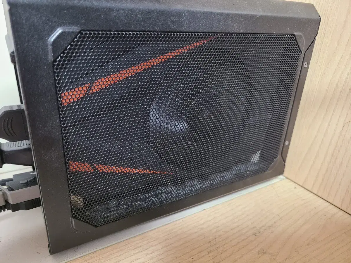 AORUS gaming box egpu gtx1070