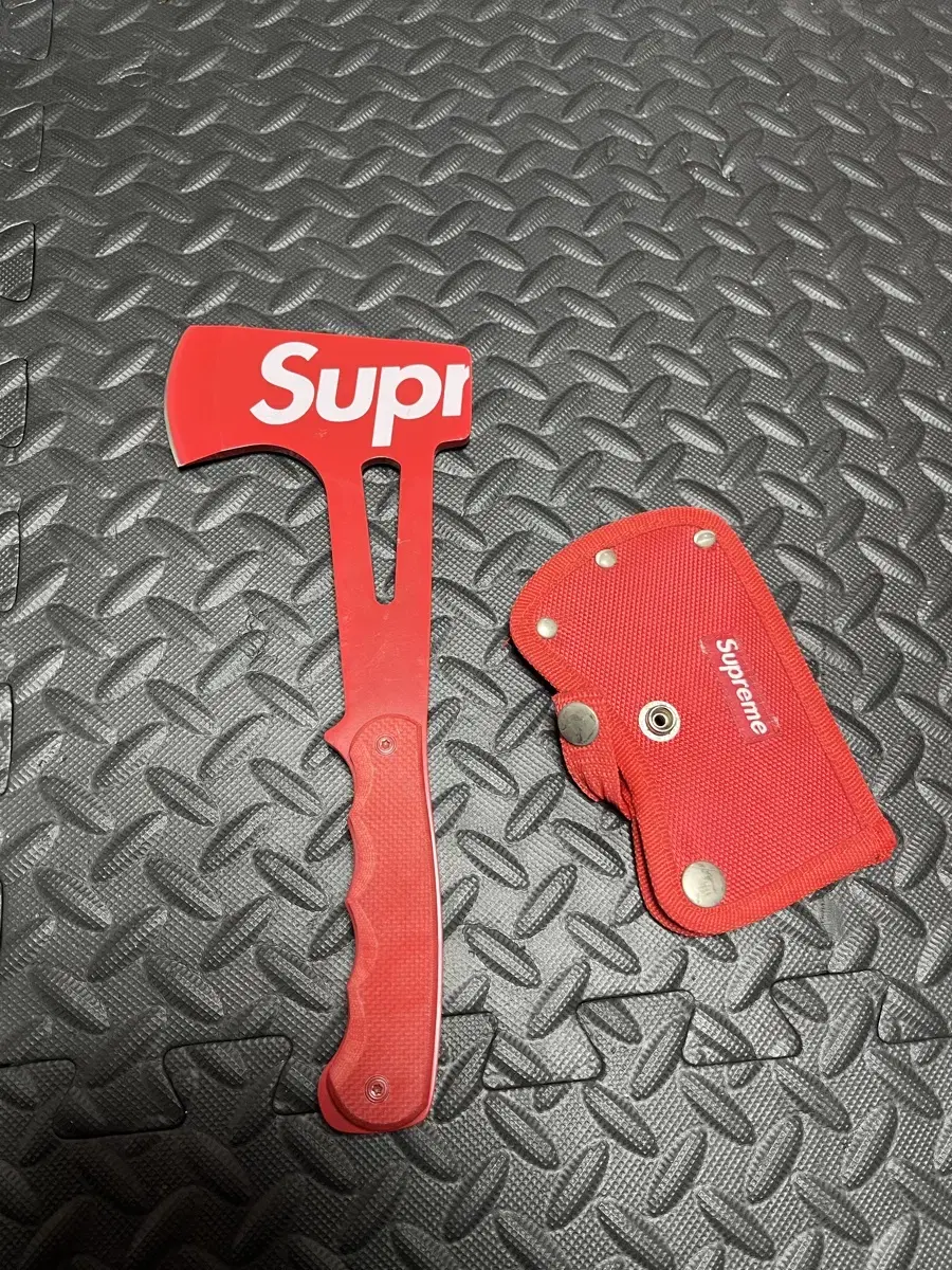 슈프림 도끼 Supreme SOG Hand Axe Red 18ss